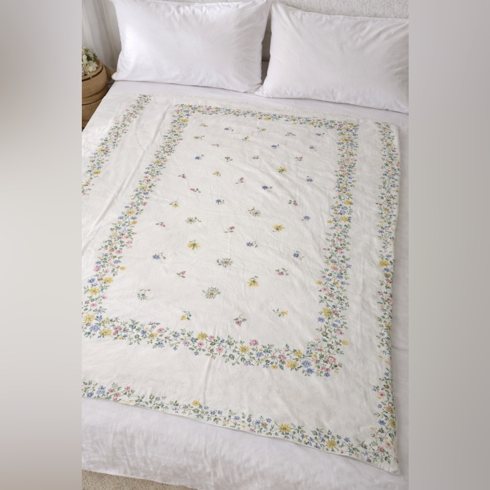 Floral Patterned bedspread 50’s